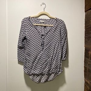 Patterned top from Aeropostale with 3/4 sleeves and ribbon tie, Size XS